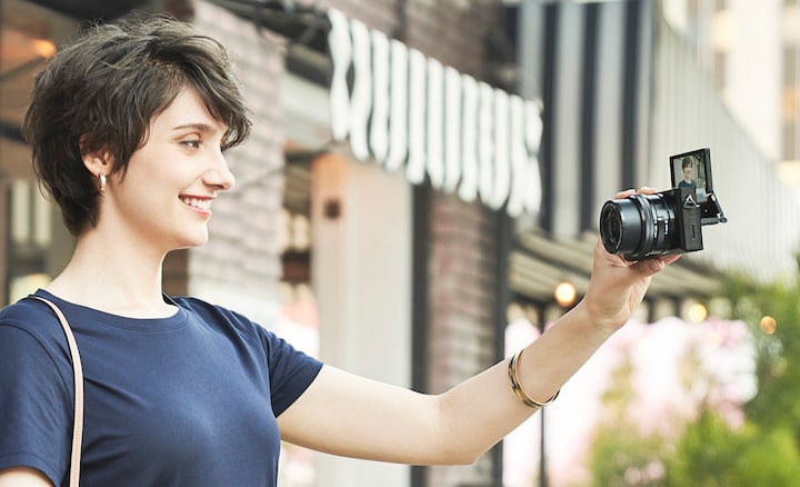 Alpha 6100 Aps C Camera With Fast Af Ilce 6100 Ilce 6100l Ilce 6100y Sony Middle East