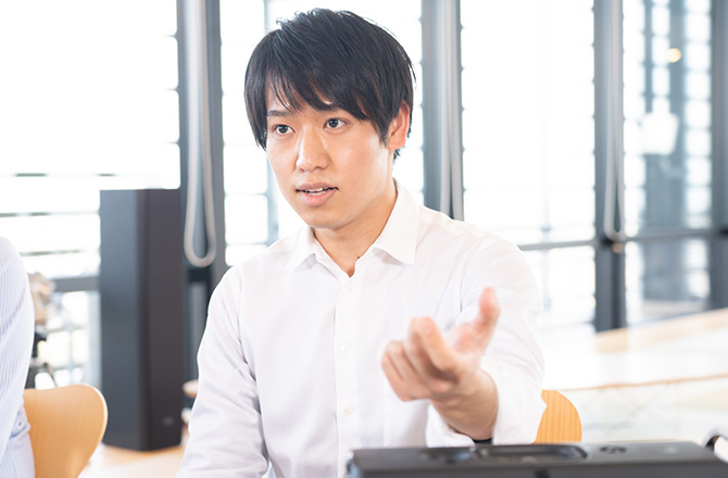 インタビュー風景の写真